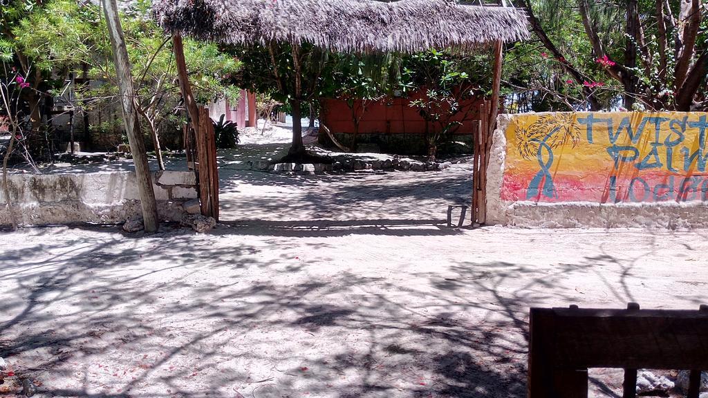 Twisted Palms Lodge & Restaurant بويجو المظهر الخارجي الصورة
